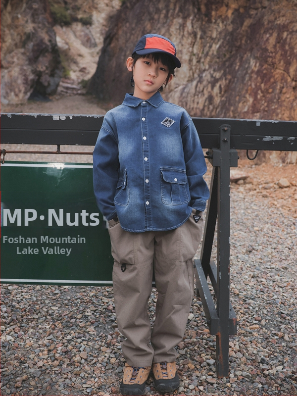 Dječja pamuk košulja s ovratnikom lapel, dugi rukavi, japanski stil, uzorak s slovima – proljeće 2025