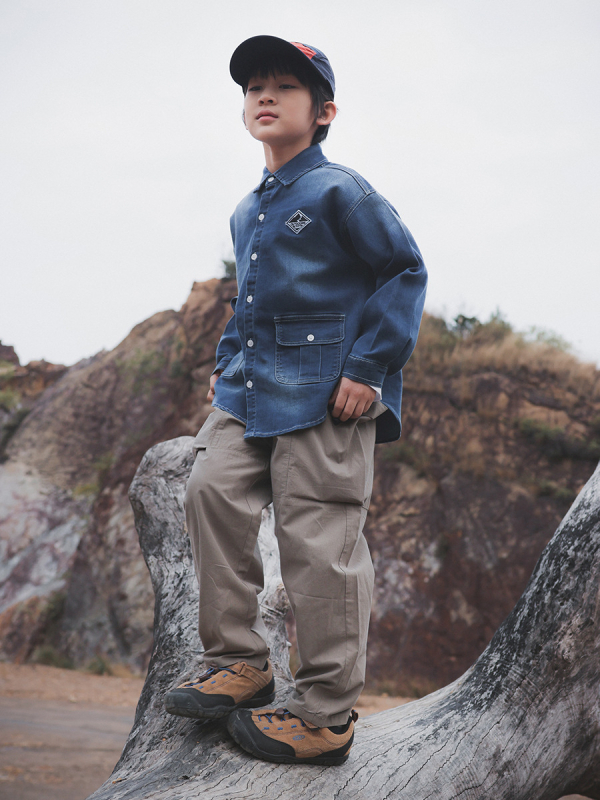 Dječja pamuk košulja s ovratnikom lapel, dugi rukavi, japanski stil, uzorak s slovima – proljeće 2025