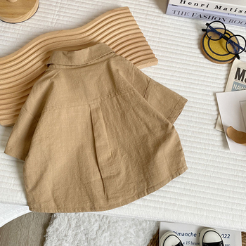 Dječja košulja s kratkim rukavima, korejskog stila, rever ovratnik, tkanina od mješavine pamuka 90%, meka obrada materijala, pogodna za djecu od 3 do 8 godina.