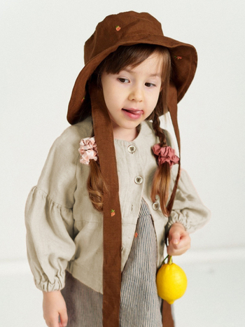 Dječji kardigan od ramie-lyocell smjese (60% ramie, 40% lyocell), mekan završetak, okrugli ovratnik, dugi rukavi, jednobojan