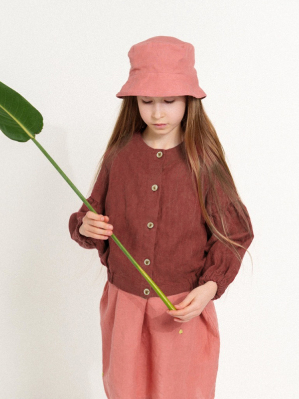 Dječji kardigan od ramie-lyocell smjese (60% ramie, 40% lyocell), mekan završetak, okrugli ovratnik, dugi rukavi, jednobojan