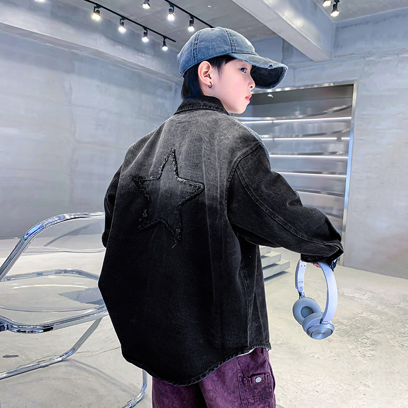 Fiúknak tervezett gradient denim zakó-ginga, koreai stílus, gallér, betűs minta, egyrészes záródás