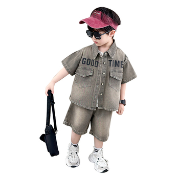 Set copii din denim cu cămașă cu mâneci scurte și șorturi, vară, stil coreean, două piese, bumbac 95%, finisaj moale, model cartoon