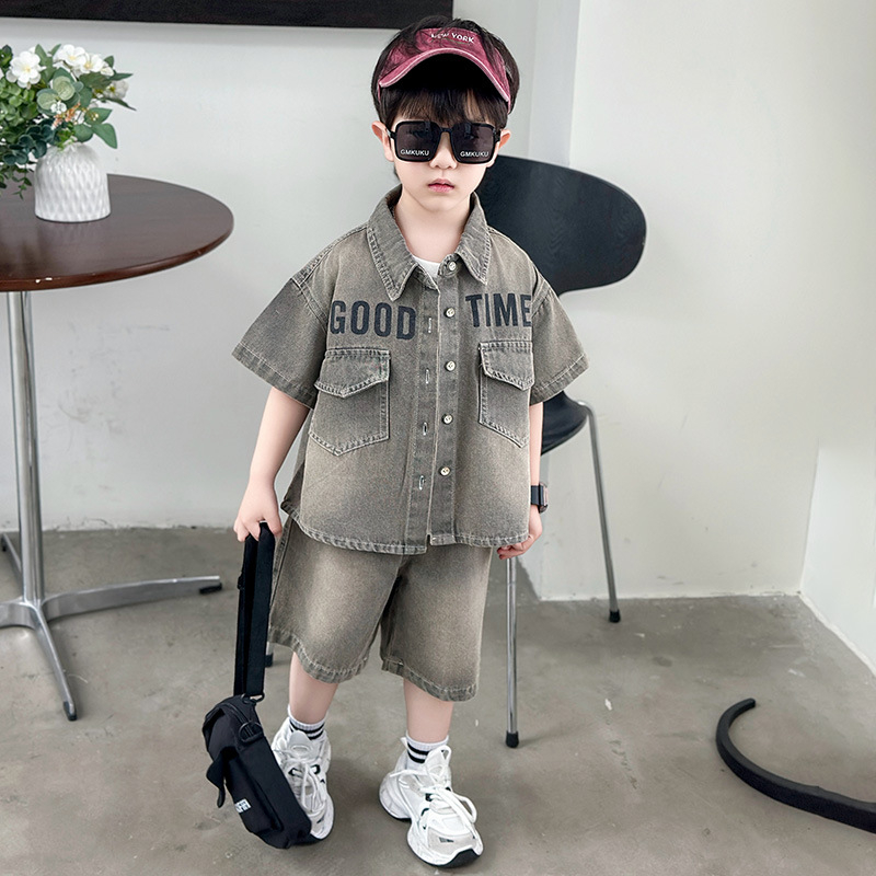 Set copii din denim cu cămașă cu mâneci scurte și șorturi, vară, stil coreean, două piese, bumbac 95%, finisaj moale, model cartoon