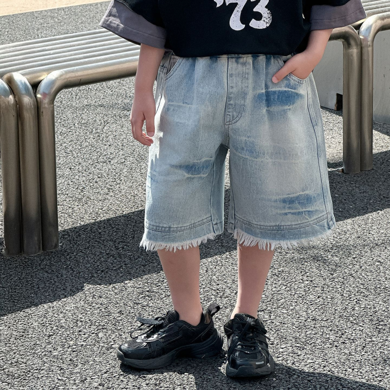 Dvodjelni dječji ljetni komplet s korejskim stilom karirane košulje i džins šortsi, mekani dodir tkanine, lagana konstrukcija, 100% pamuk