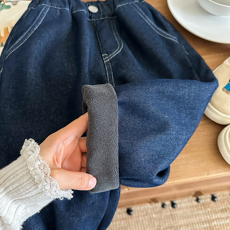 Jeanși pentru băieți cu căptușeală fleece, iarnă 2025, denim 100%, talie medie cu curea elastică, spălare cu enzime