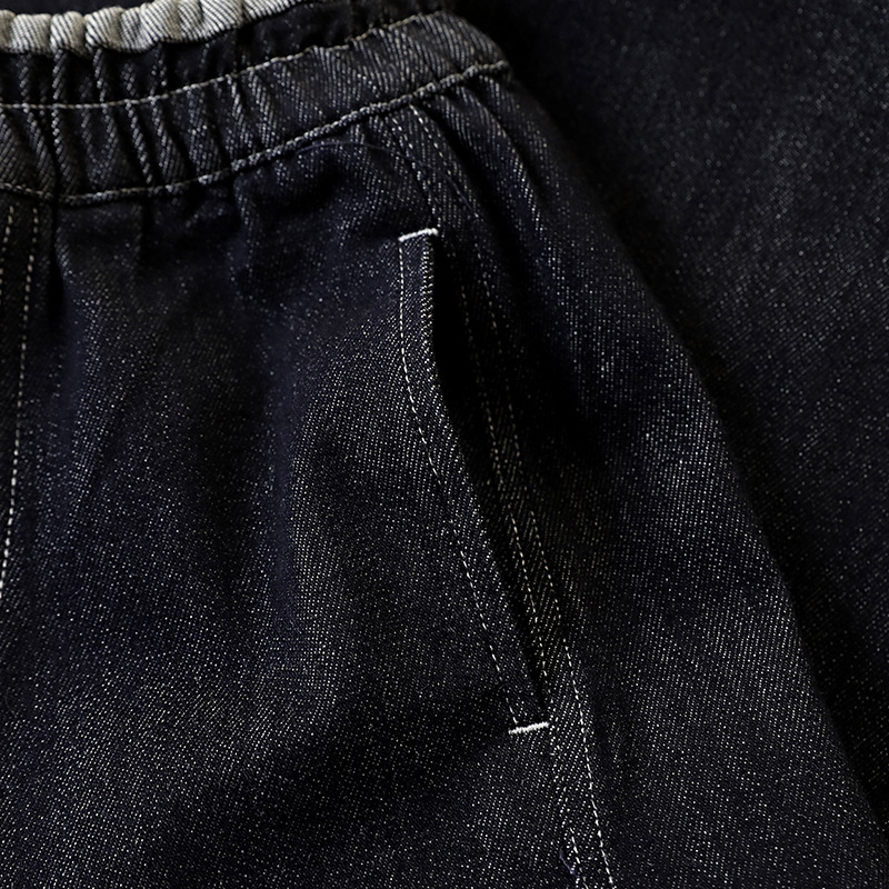 Dječje traperice za dječake — ležernog stila; sastav tkanine: 75% pamuk, 23% poliester, 2% elastan; srednji pojas; elastičan pojas; za dječake od 8 godina i starije