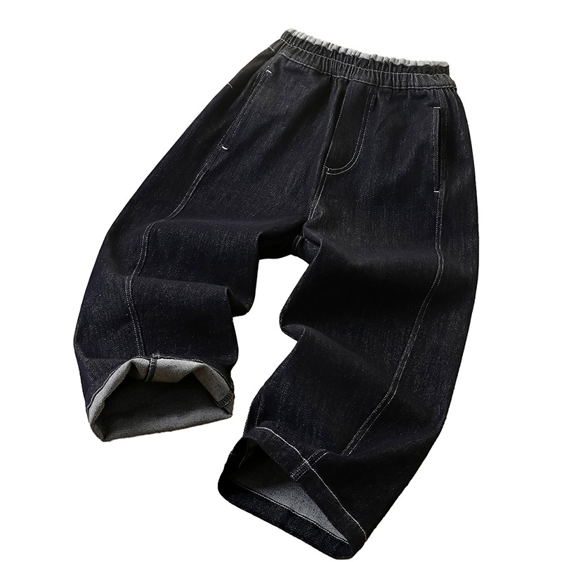 Dječje traperice za dječake — ležernog stila; sastav tkanine: 75% pamuk, 23% poliester, 2% elastan; srednji pojas; elastičan pojas; za dječake od 8 godina i starije