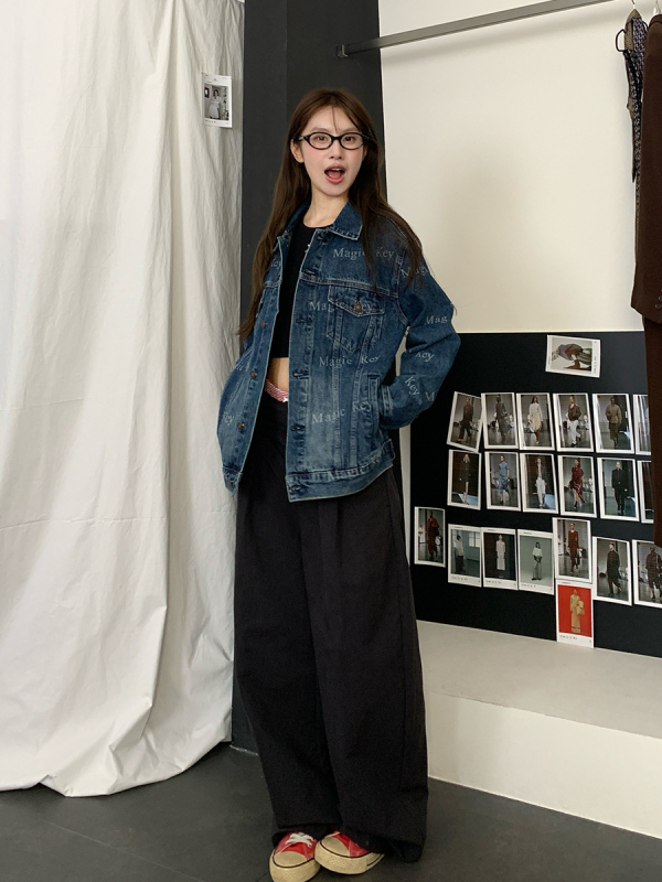 Sievietēm retro džinsa jaka ar burtiem drukā, polo apkakle, brīvs piegriezums, garas piedurknes, rudens 2025, 90–95% kokvilna, <30% poliesters