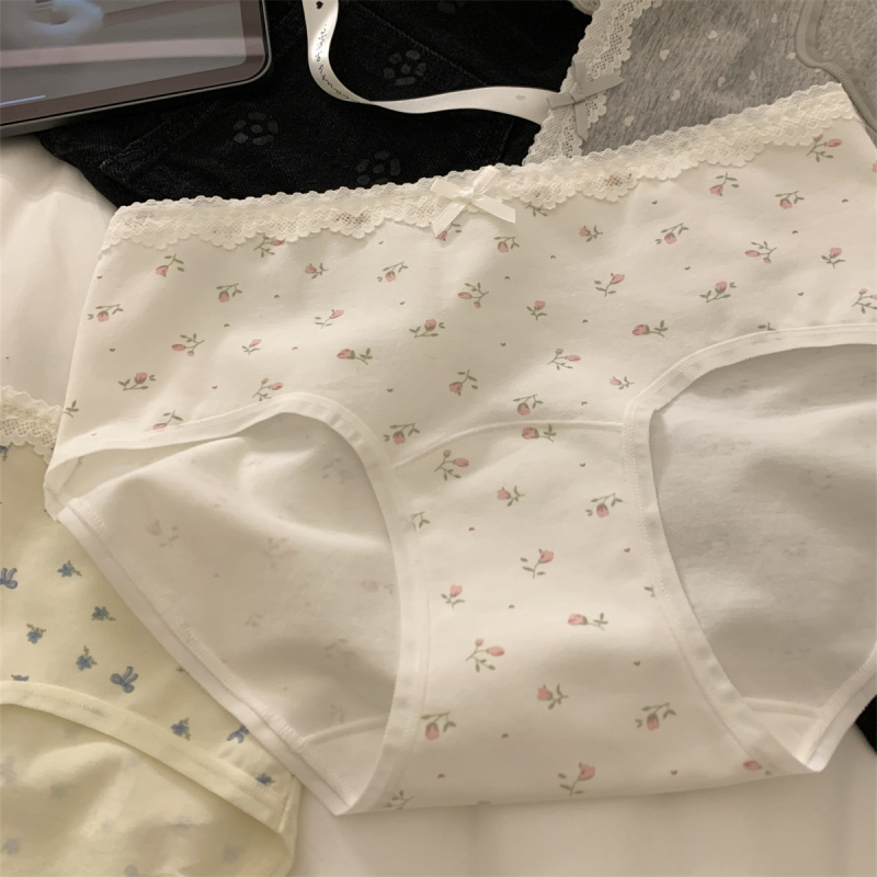 Ženske pamučne gaćice, srednji pojas, priljubljene uz bokove, antibakterijske i prozračne, pamucna podstava u preponi