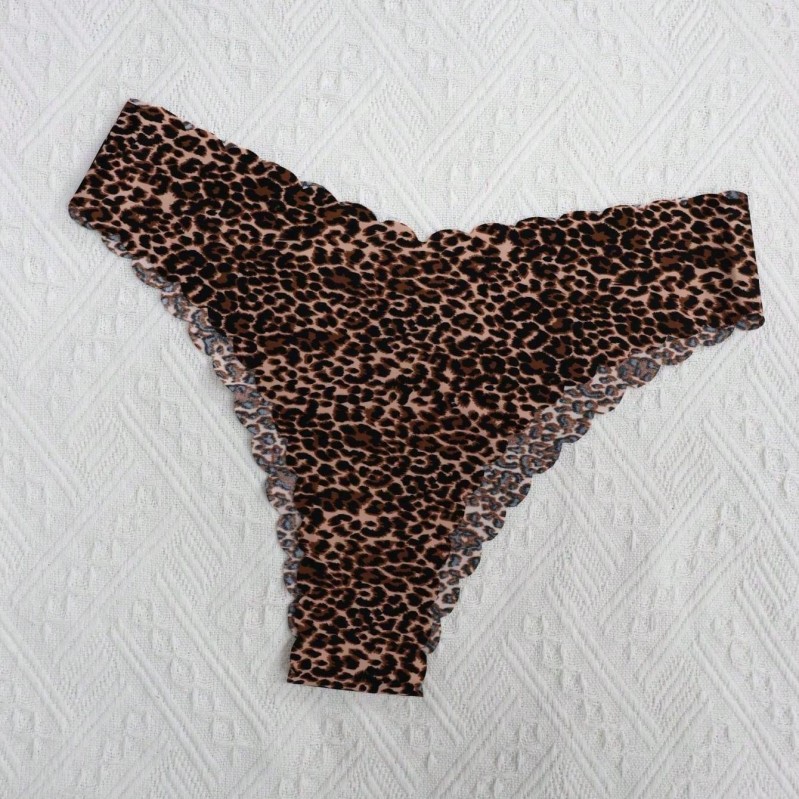 Ženske gaćice od najlona s srednjim strukom, pletene, podstava od pamuka u preponi; sastav: najlon 70–80%, pamuk 80–90%; bez tragova