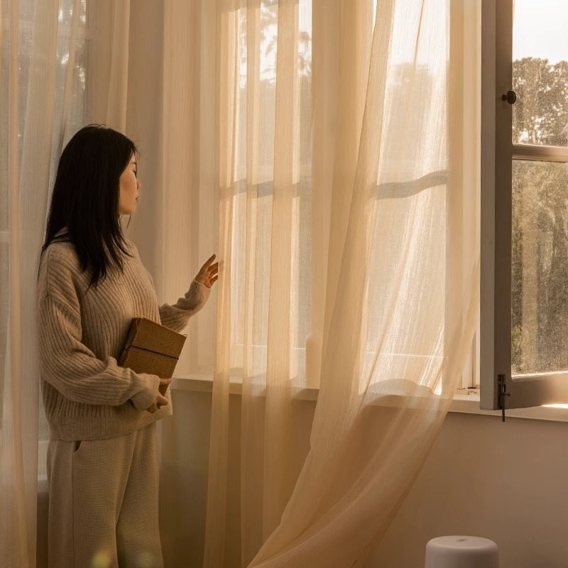 Poliester zavjesa s čipkom i vezom, francuski stil; prozračna za dnevni boravak, spavaću sobu i balkon; ključne značajke: materijal poliester; tehnike: čipka, vez, jacquard, warp knitting