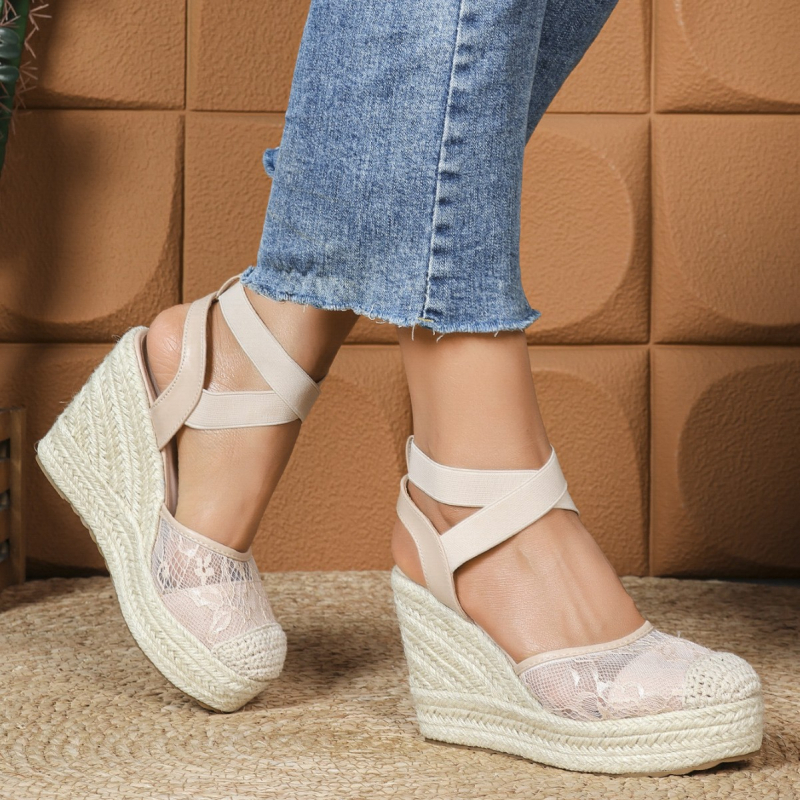 Õõnsad sandaalid võrgust ülemise osaga, ümmarguse varbaotsaga, TPR taldaga, elastne riba