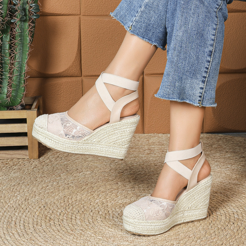 Õõnsad sandaalid võrgust ülemise osaga, ümmarguse varbaotsaga, TPR taldaga, elastne riba