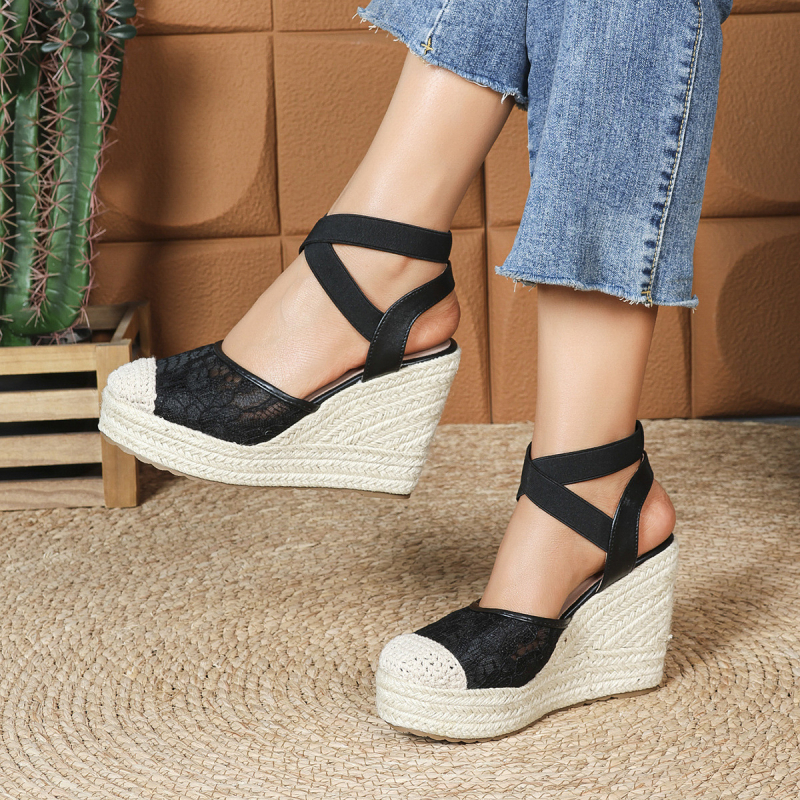 Õõnsad sandaalid võrgust ülemise osaga, ümmarguse varbaotsaga, TPR taldaga, elastne riba