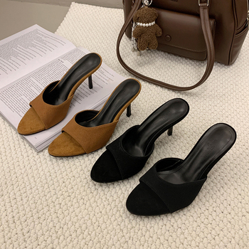 Naistele velvetist kõrge kontsaga sandaalid, kala suu varvas kujul, kummist tald, voodrita, kevad 2025.