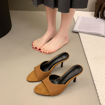 Naistele velvetist kõrge kontsaga sandaalid, kala suu varvas kujul, kummist tald, voodrita, kevad 2025.