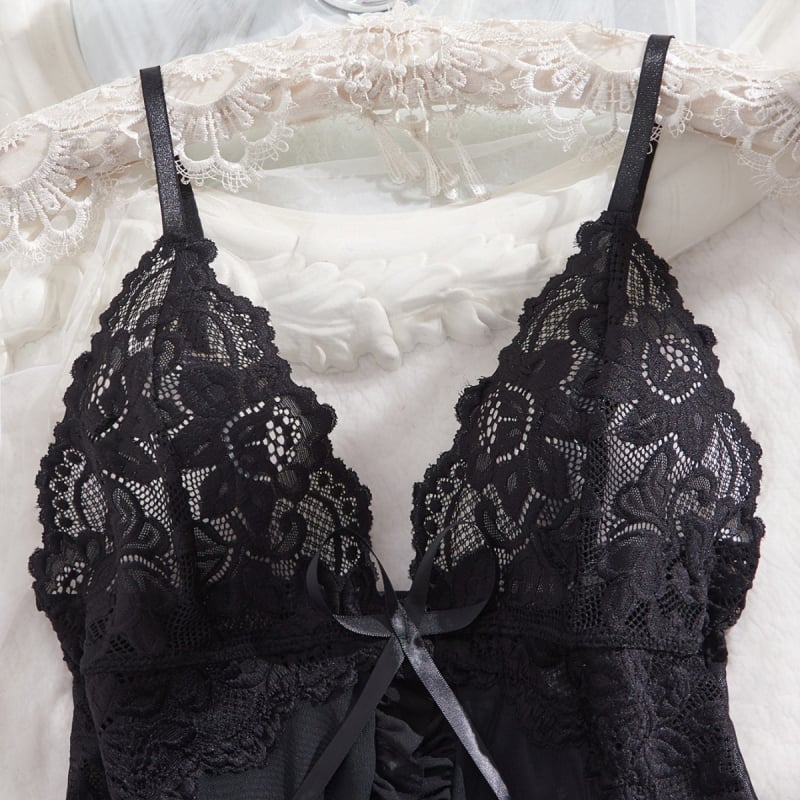 Set nočného prádla s čipkou a V-krkom – sieťovaný materiál, čiastočne priehľadný, polyester, ultra tenká sieťovina 81–100 g/m², bez rukávov