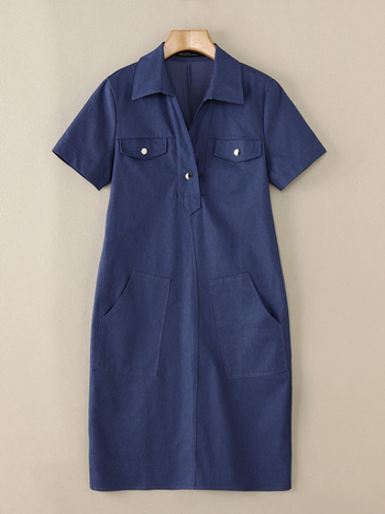 Denim ingruha gallérral, rövid ujjú, zsebekkel, gombokkal, középméretű hossz