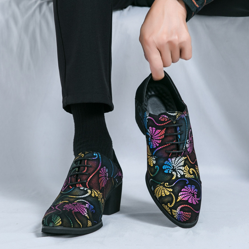 Brit stílusú férfi öltönycipő, kerek orr, 6-8 cm magas sarok, TPU felsőrész, gumírozott talp, virágos mintázat