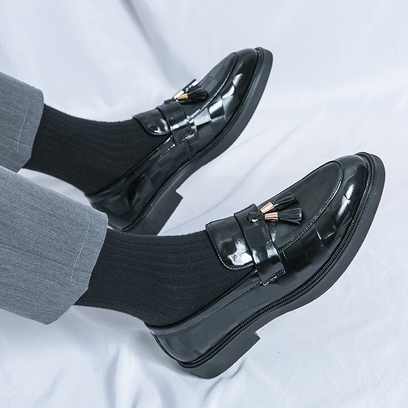 Muške cipele od PU kože, Slip-On, kožna podstava, oštar nos, gumeni potplat