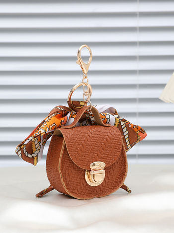 Krepšio pakabukas, PVC medžiaga, dryžuotas modelis, 2025 m. pavasaris, tinkamas laikymui