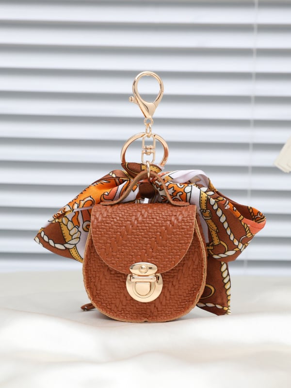 Krepšio pakabukas, PVC medžiaga, dryžuotas modelis, 2025 m. pavasaris, tinkamas laikymui