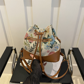 Krepšys per petį, etninio stiliaus, medvilnės-lino medžiaga, kibiro formos, užtraukties užsegimas, poliesterio pamušalas