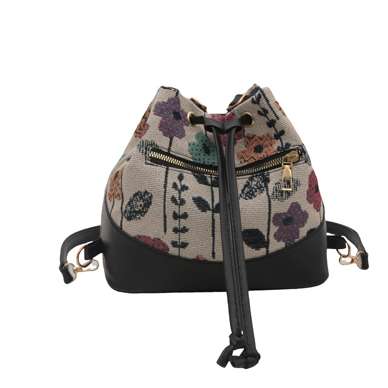Krepšys per petį, etninio stiliaus, medvilnės-lino medžiaga, kibiro formos, užtraukties užsegimas, poliesterio pamušalas
