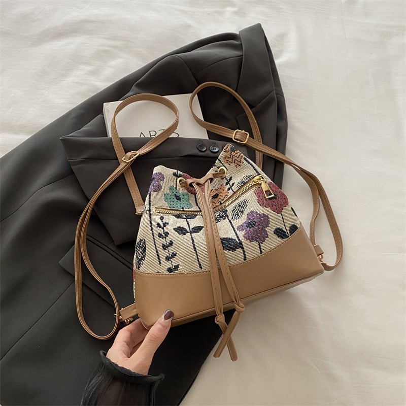 Krepšys per petį, etninio stiliaus, medvilnės-lino medžiaga, kibiro formos, užtraukties užsegimas, poliesterio pamušalas