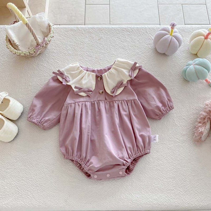 Памучен бебешки гащеризон с сладка панделка и голяма яка, дълги ръкави, 100% памук, за новородени 0–1 година, скрито закопчаване, есен 2025