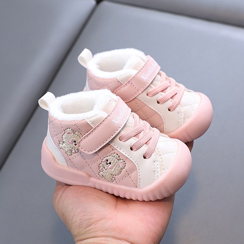 Žieminiai bateliai vaikams 12–36 mėn, Velcro užsegimas, viršus iš sintetinės odos, kvėpuojantys ir atsparūs dėvėjimui, žemas kulkšnies aukštis, minkšta padas