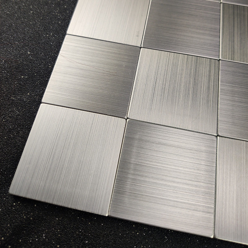 Plăcuță mozaică pentru perete din oțel inoxidabil, aspect periat - autocolantă, fără rosturi, cu bază aluminiu-plastic, pentru bucătărie și baie