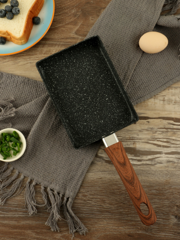 Tamagoyaki keptuvė, japonų stiliaus, aliumininė, nelipnus paviršius, kvadratinė forma, modelis Tamagoyaki, svoris 1,0 kg, suderinama su dujinėmis ir indukcinėmis keptuvėmis