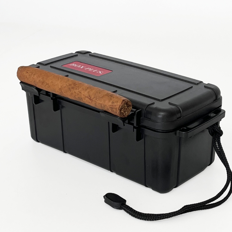 Кутия за пури с подплатена пяна за защита, против натиск, водоустойчива и запечатана; модел X-7002CI.