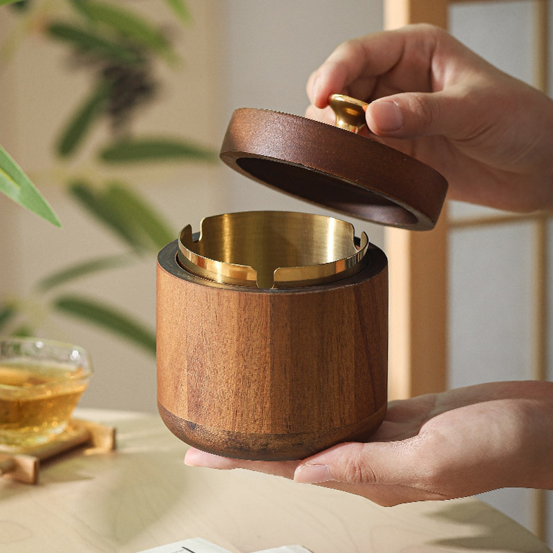 Medinė peleninė su dangteliu, vėjui atspari, retro stilius, lengvas prabangos pojūtis