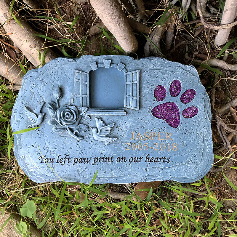 Golden Torch műgyanta kölyökkutya síremléke — dekoratív emléktárgy műgyantából, kartoncsomagolás