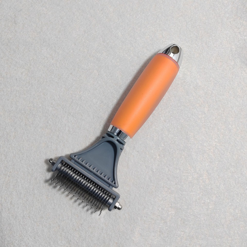 Augintinių šukos šunims ir katėms – ABS, TPR ir geležis