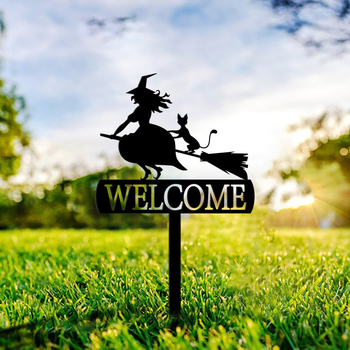 Ragana ant šluotos – metalinis meno kūrinys, šiuolaikiškas minimalistinis stilius, figūrų skulptūra, tinkamas dovanai