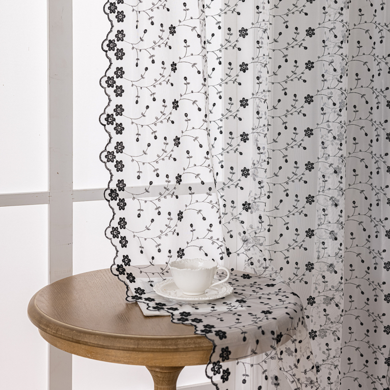 Poliesterinės langų užuolaidos su nėriniu siuvinėjimu – pastoralinis dizainas, tinkama svetainei, miegamajam, balkonui – dekoratyvinės, įrengimas nėra teikiamas