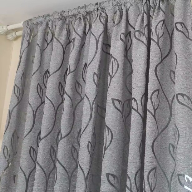 Poliesterinė užuolaida su daliniu aptemimu (40–70%) – modernus minimalistinis stilius – svetainė, miegamasis, įėjimas