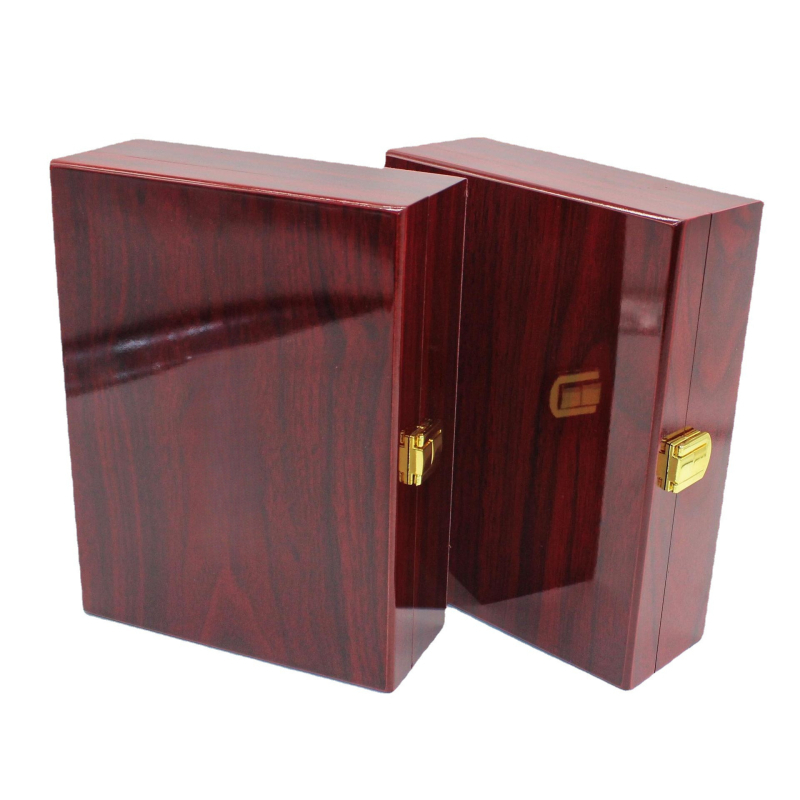 Подаръчна дървена кутия за колани с дървесен модел и глянсово покритие; сребърно горещо щамповане; облицовка Флок EVA; възможност за печат на лого; произход: Гуанджоу