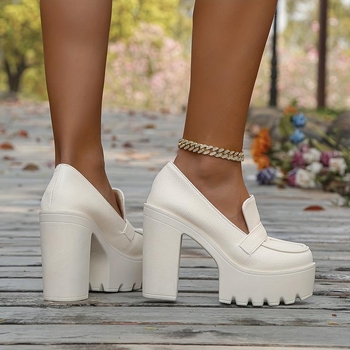 Ühe rihmaga sandaalid, ülaosa: kvaliteetne vasikanaha, ümmargune varvas, madal kiil-kuln, kummist vahttalp