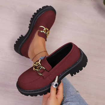 Loafer cipő kerek orrú, nubuk felsőrész, középtok 3–5 cm, gumírozott talp