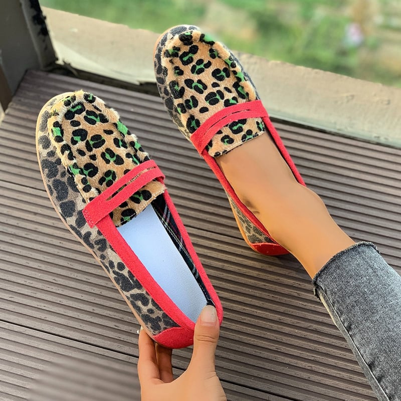 Női slip-on halász-stílusú cipő leopard mintával - velúr felsőrész, PU belső talp, gumi talp, lapos sarok, mind az évszakokra
