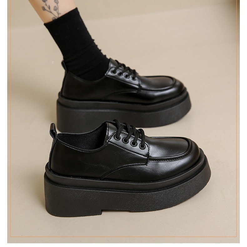 Kerek orrú PU bőr női mokaszink, 3–5 cm sarok, gumírozott talp, textilbélés