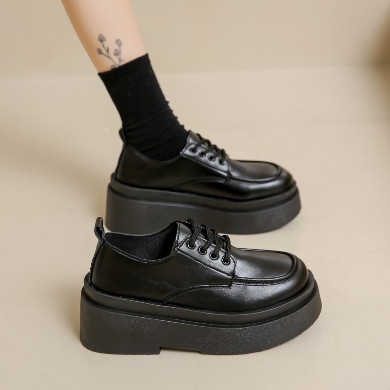 Kerek orrú PU bőr női mokaszink, 3–5 cm sarok, gumírozott talp, textilbélés