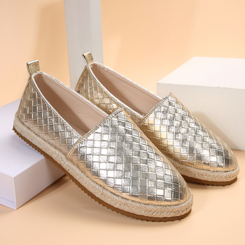 Mindennapi szabadidő slip-on cipő PU felsőrésszel, kerek orr, kézzel készített, gumírt talppal, sekély nyílású