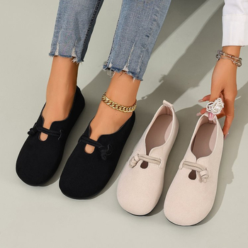 Ženske ribarske cipele s okruglim nosom, nubuk gornji dio, kopča, niska ravna peta 1-3 cm.