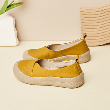 Női valódi bőr slip-on cipő, kerek orrú, belső microbőr bélés, gumitalp, középmagas 3–5 cm sarok